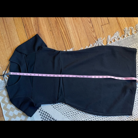 Express short sleeve black dress - Picture 6 of 6
